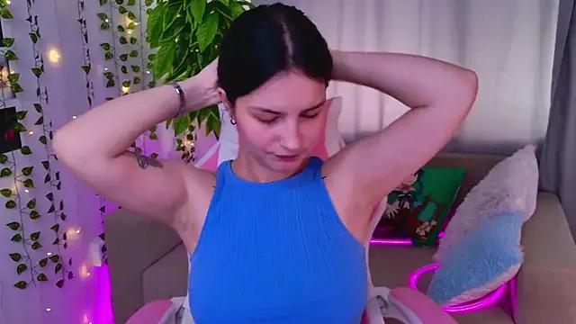 Discover our girls online shows and discover the company of countless livestreamers, with stunning shapes, sex toys and more.