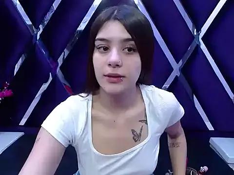 Discover our girls online shows and discover the company of countless livestreamers, with stunning shapes, sex toys and more.