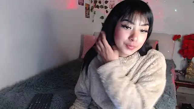 Discover our girls online shows and discover the company of countless livestreamers, with stunning shapes, sex toys and more.