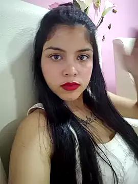 Discover our girls online shows and discover the company of countless livestreamers, with stunning shapes, sex toys and more.