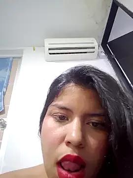 Discover our girls online shows and discover the company of countless livestreamers, with stunning shapes, sex toys and more.