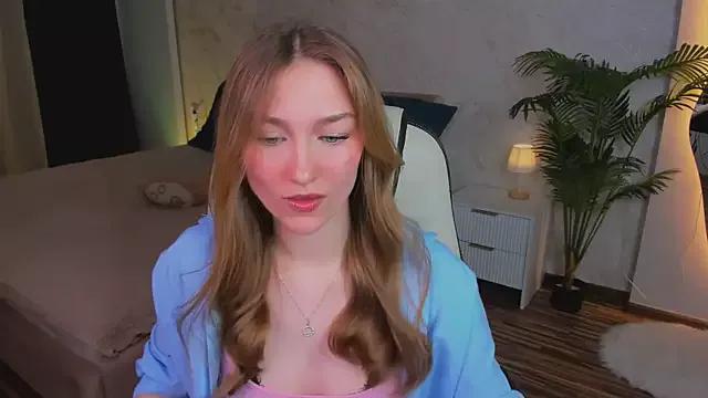 Discover our girls online shows and discover the company of countless livestreamers, with stunning shapes, sex toys and more.