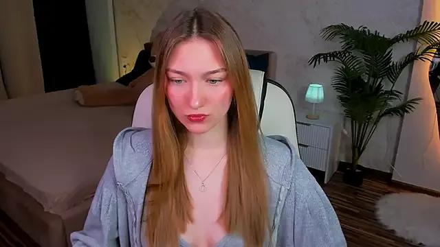 Discover our girls online shows and discover the company of countless livestreamers, with stunning shapes, sex toys and more.