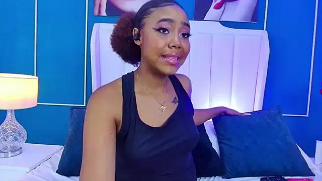 AngelaRoberts from StripChat is Freechat