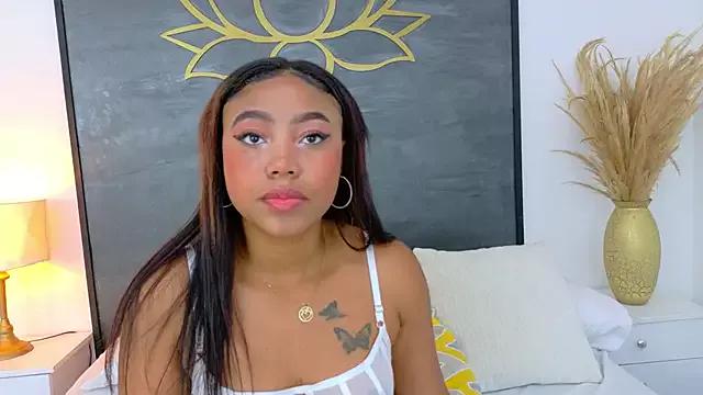 AngelaRoberts from StripChat is Freechat