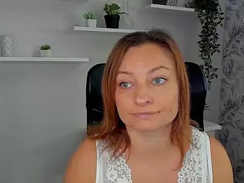 Discover our girls online shows and discover the company of countless livestreamers, with stunning shapes, sex toys and more.