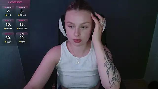 Discover our girls online shows and discover the company of countless livestreamers, with stunning shapes, sex toys and more.