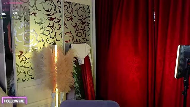Discover our girls online shows and discover the company of countless livestreamers, with stunning shapes, sex toys and more.