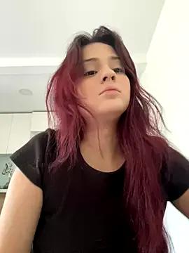 Discover our girls online shows and discover the company of countless livestreamers, with stunning shapes, sex toys and more.