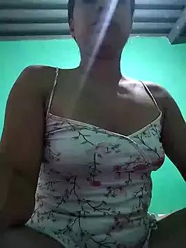 AnggelicaSwan21 from StripChat