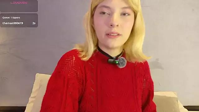 Discover our girls online shows and discover the company of countless livestreamers, with stunning shapes, sex toys and more.