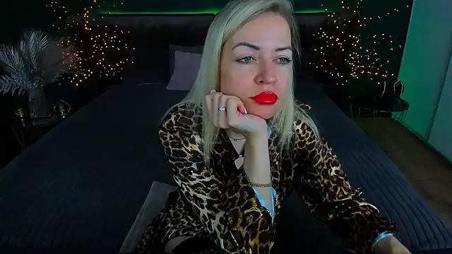 Anna_Snows from StripChat