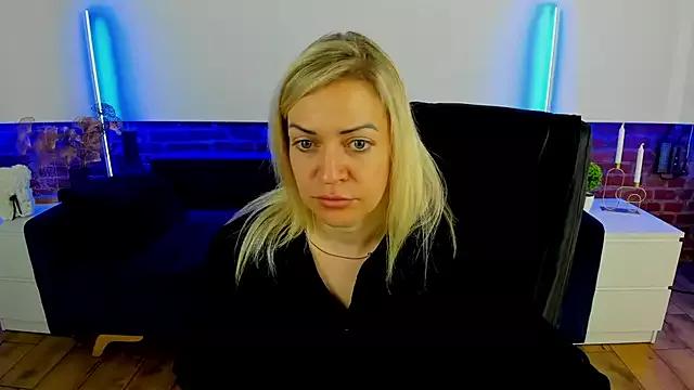 Anna_Snows from StripChat is Freechat