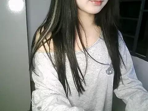 Discover our girls online shows and discover the company of countless livestreamers, with stunning shapes, sex toys and more.