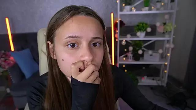 AnnaPearl from StripChat is Freechat