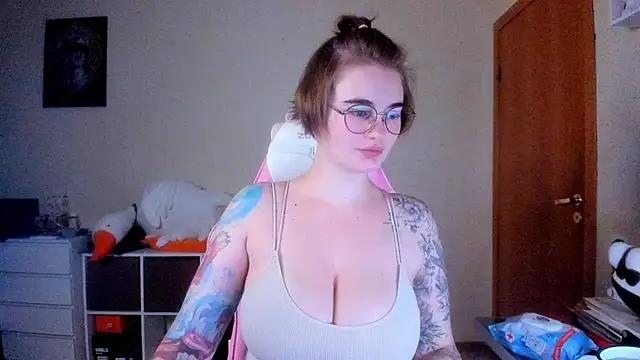 AnnaRoading from StripChat