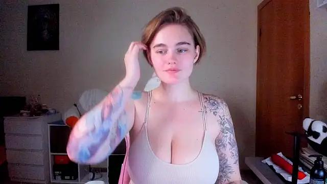 AnnaRoading from StripChat