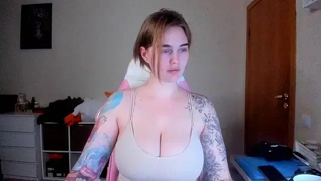 AnnaRoading from StripChat