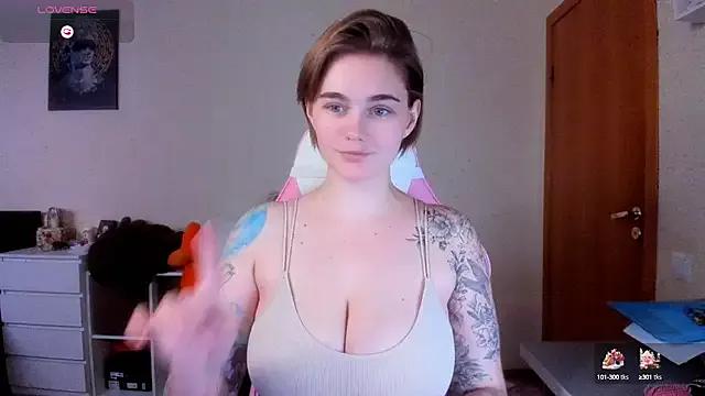 AnnaRoading from StripChat