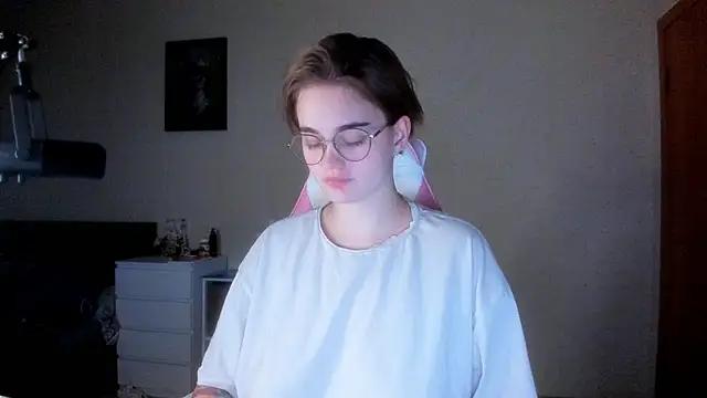 AnnaRoading from StripChat