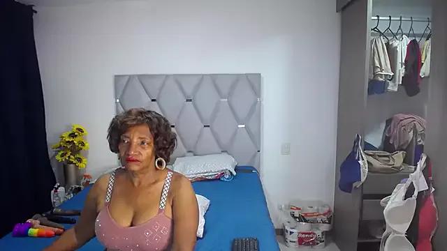 AnnaSim from StripChat