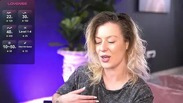 AnnastasiaMills from StripChat