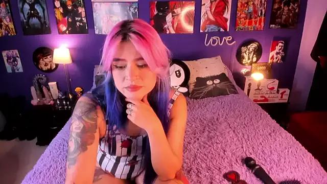 Photos of anne_cross from StripChat is Freechat