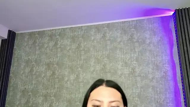 anne_meeow from StripChat