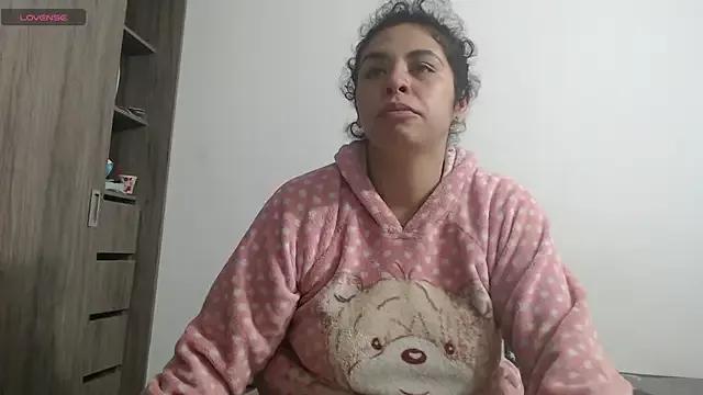 Anne_purple from StripChat