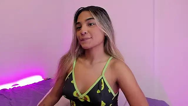 Annebull_ from StripChat