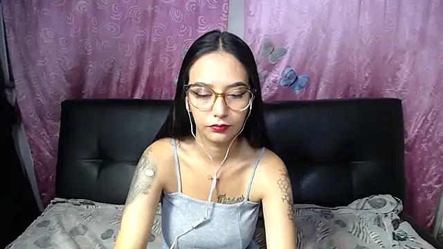 Annerainhoot from StripChat