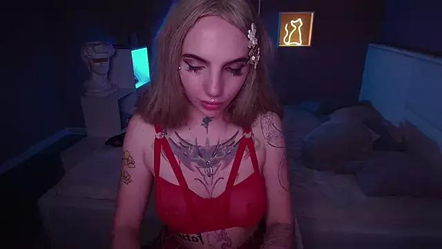 Discover our girls online shows and discover the company of countless livestreamers, with stunning shapes, sex toys and more.