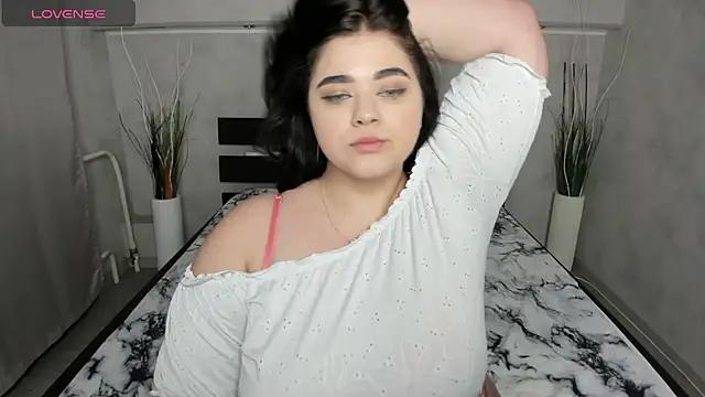 Discover our girls online shows and discover the company of countless livestreamers, with stunning shapes, sex toys and more.