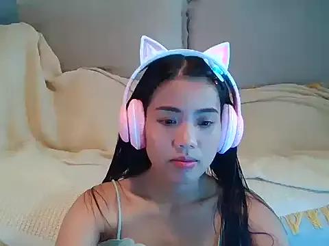 AnnewithanE from StripChat