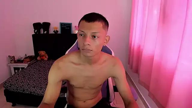 Annie_Dani420 from StripChat