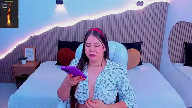 Annie_kurt_ from StripChat is Freechat