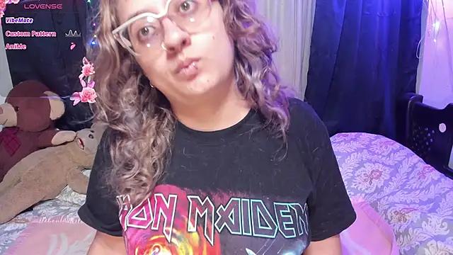AnnieBigBoobs from StripChat