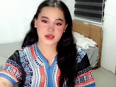 Discover our girls online shows and discover the company of countless livestreamers, with stunning shapes, sex toys and more.