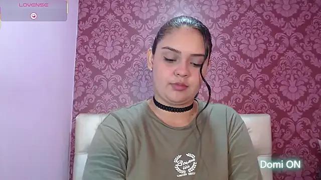 Discover our girls online shows and discover the company of countless livestreamers, with stunning shapes, sex toys and more.