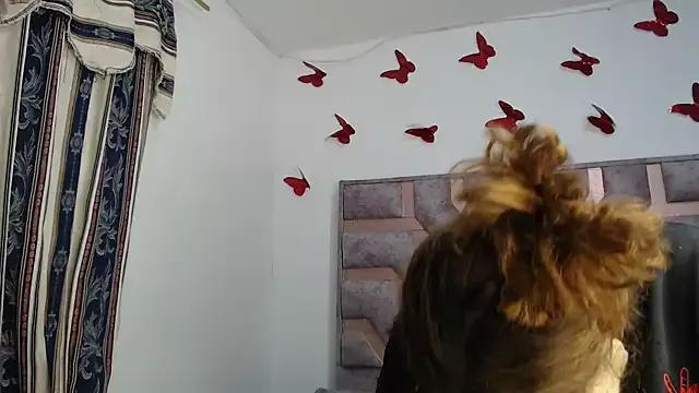 Anny-Fox from StripChat is Freechat