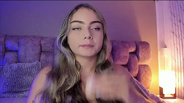 AnnyLopezz_ from StripChat