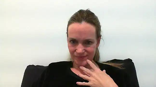Annylove1 from StripChat