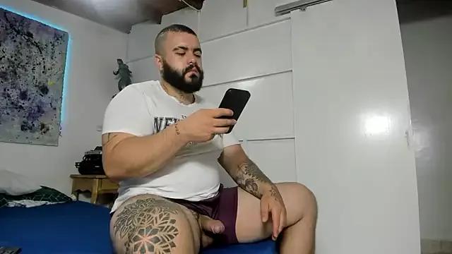 Discover our girls online shows and discover the company of countless livestreamers, with stunning shapes, sex toys and more.
