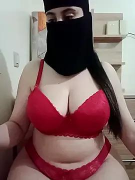 Discover our girls online shows and discover the company of countless livestreamers, with stunning shapes, sex toys and more.