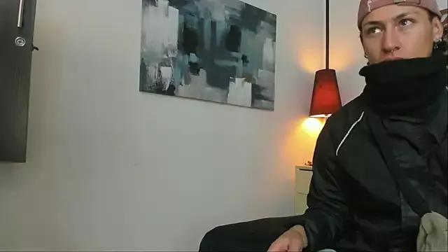 Aria_and_orien webcams show profile image 