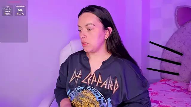 Ariah_Walker_ from StripChat is Freechat
