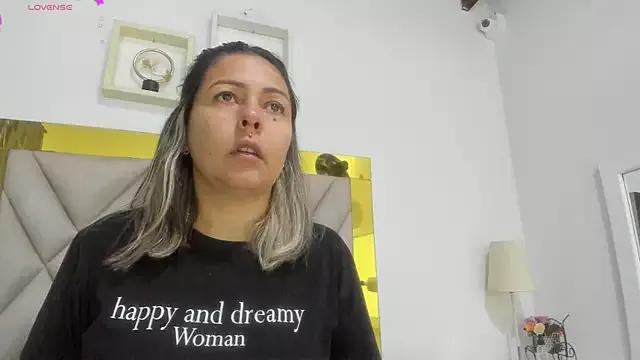 ariana-martins from StripChat