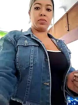 Ariana-pp03 from StripChat