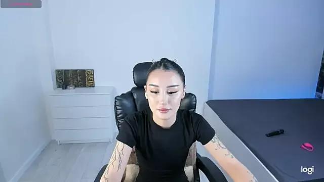 ariana_bambii from StripChat