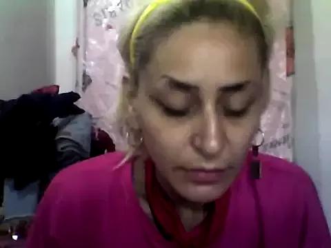 ariana_crazzy from StripChat is Freechat
